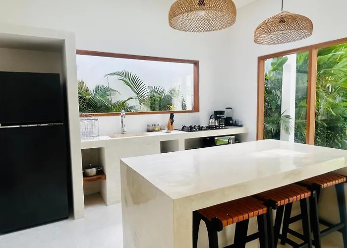 Modern And Stylish 2 Bedroom *
