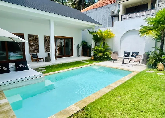 Modern And Stylish 2 Bedroom *