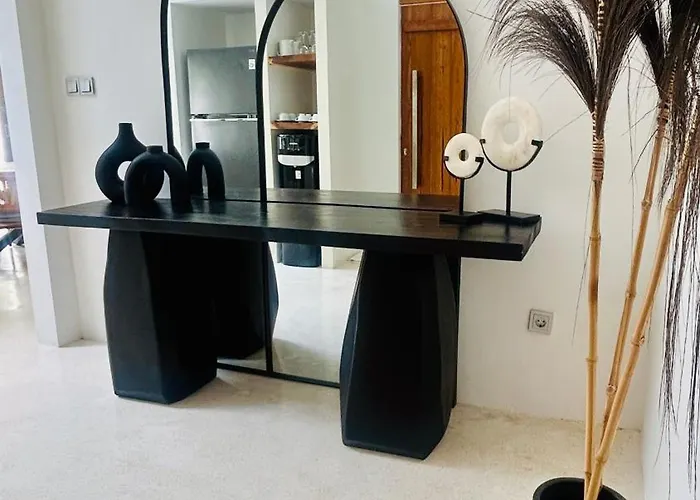 Modern And Stylish 2 Bedroom *