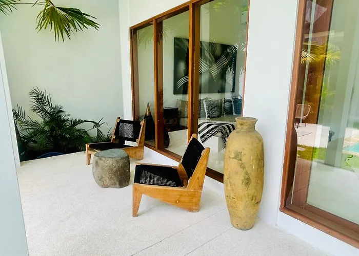 Modern And Stylish 2 Bedroom Villa *